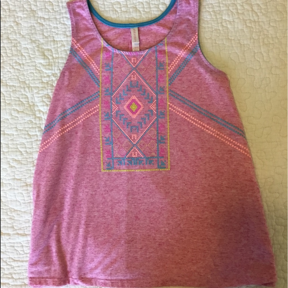 Loose pink tank top with color pattern